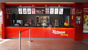 Lowongan Kerja Outlet Crew PT. Richeese Kuliner Indonesia Penempatan Jabodetabek